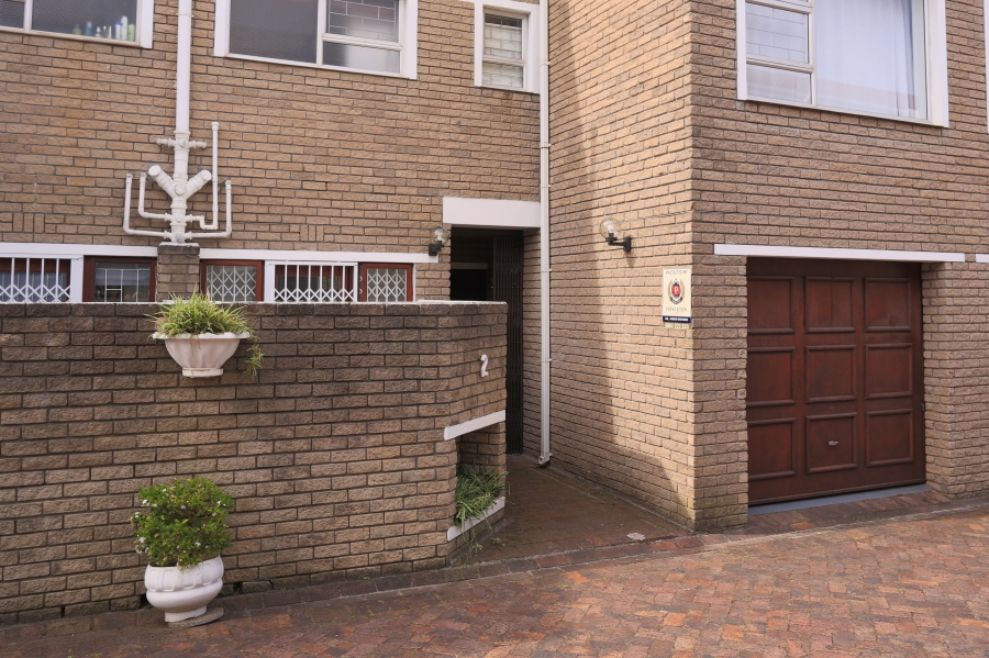 To Let 3 Bedroom Property for Rent in Kenilworth Western Cape